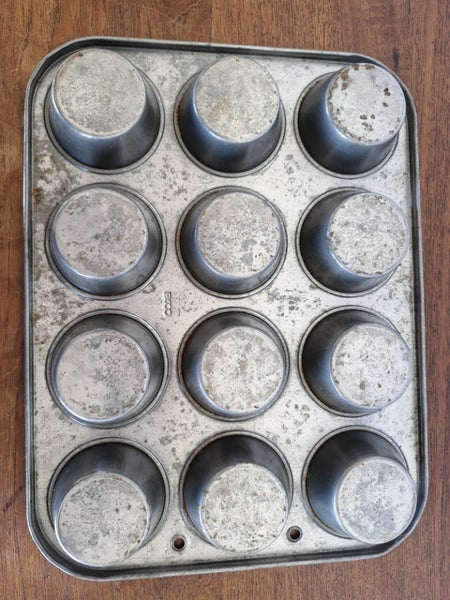 Old Retro Metal Muffin Pan EKCO Carousel 2