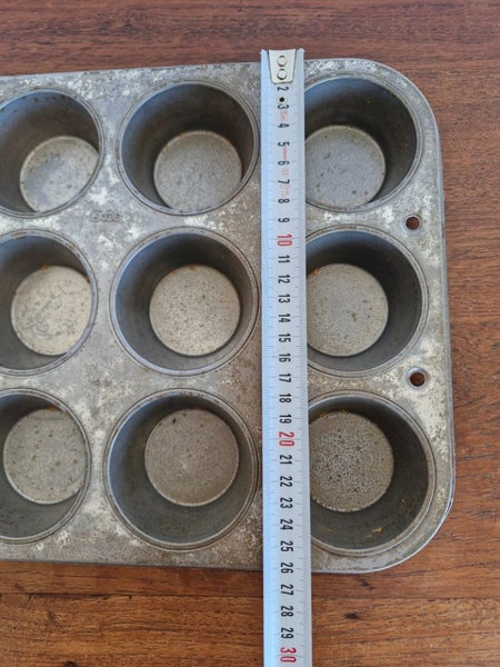 Old Retro Metal Muffin Pan EKCO Carousel 7