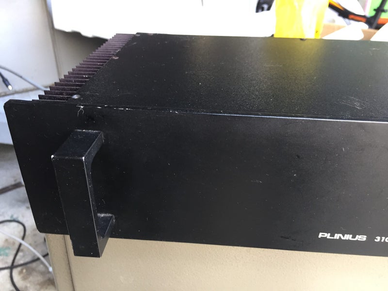 Plinius Amplifier 3100 Pre amp2.4 Power supply4B . Carousel 4