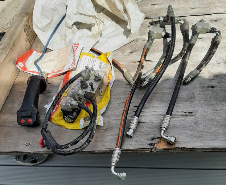 Hitachi type hydraulic hand control complete assy + excavator parts Carousel 1