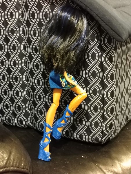 Monster high doll Cleo De Nile Carousel 2