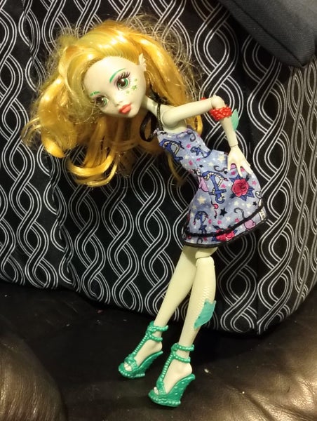 Monster high doll Lagoona Blue Carousel 4