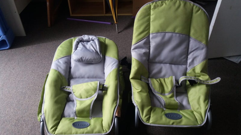 Baby Bouncer + 2 accessories Carousel 1