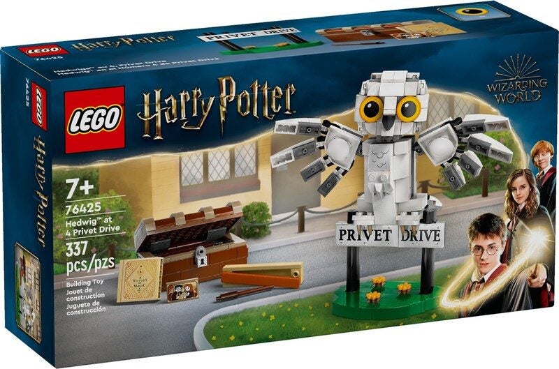 LEGO Harry Potter 76425 Hedwig at 4 Privet Drive Carousel 1