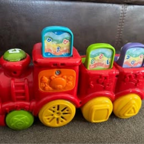 VTech Pop & Sing Animal Train Carousel 4