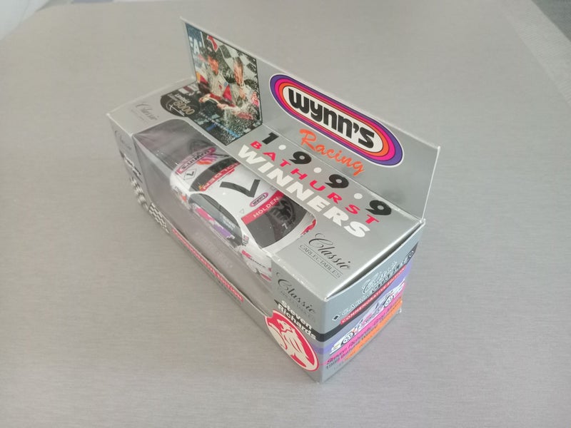 FIRST BATHURST KIWI WINNING PAIR V8 SUPERCAR 1:43 Carousel 2