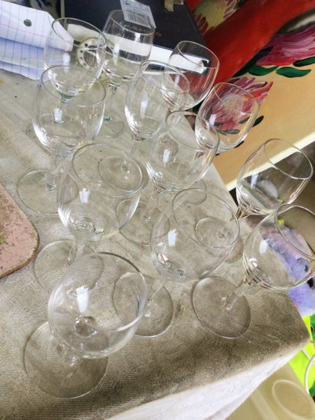 12 SMALL STEMMED GLASSES Carousel 2