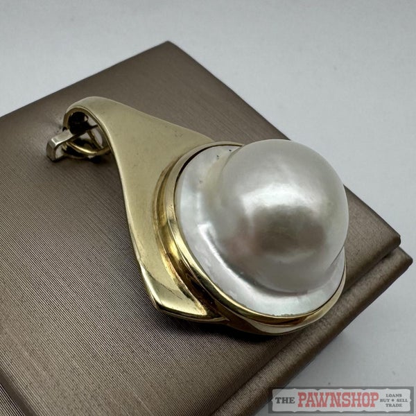 9ct Yellow God Large Mabe Pearl Pendant ~ $3,800 Carousel 2