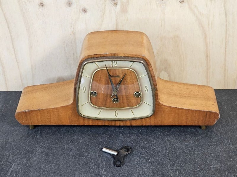 Mid Century 'Minuette' Mantel Clock. Deco in Appearance. Working with Key. Carousel 2