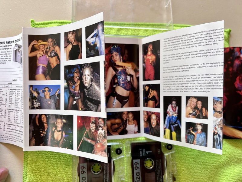 A Decade of Clubbing - Ibiza 99, Kiss. Carousel 1