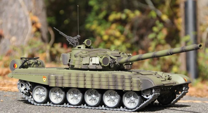 Heng Long 1/16 Scale RTR Full Function Pro Edition Russian T-72 Ver 7 RC Tank Carousel 1