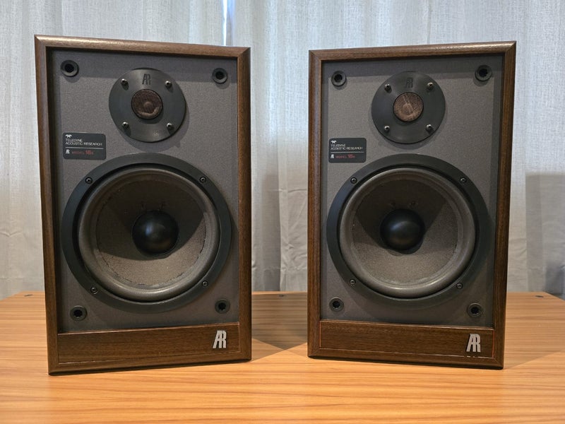 AR 18B Bookshelf Speakers Carousel 1
