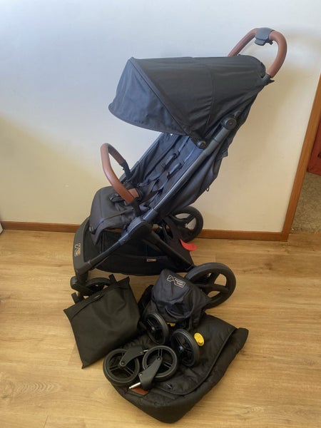 Mountain Buggy Nano Urban + Accessories Carousel 1