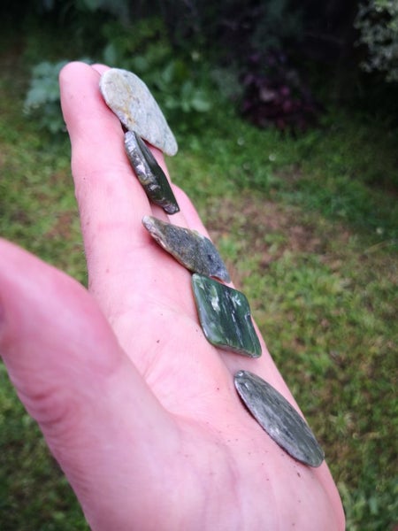 Pounamu greenstone Mixed Nephrite 5 piece tumbled lot 8 Carousel 9