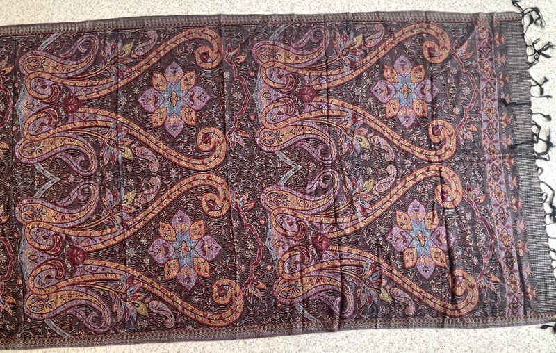 ** VINTAGE PASHMINA ** 1980’s ** VERY SOFT ** MUTED JEWEL ** Carousel 1