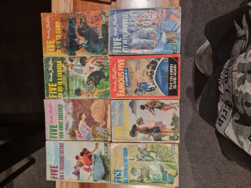 1970's Famous Five collection Carousel 2