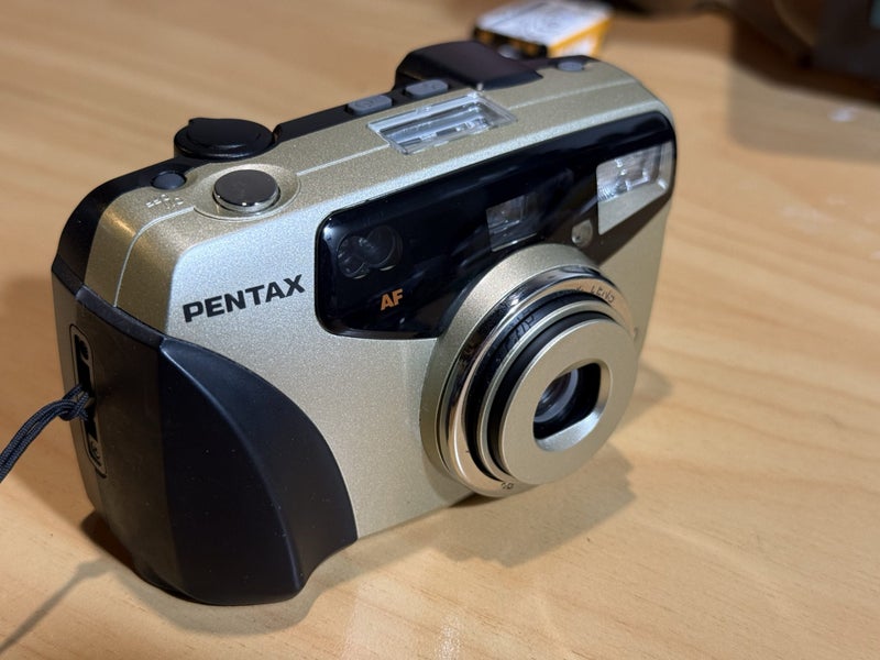 Pentax Espio 105G 35mm Camera Carousel 2