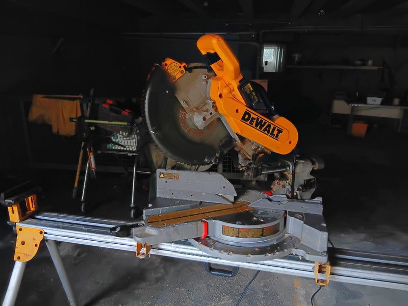 Dewalt dropsaw718xe Carousel 1
