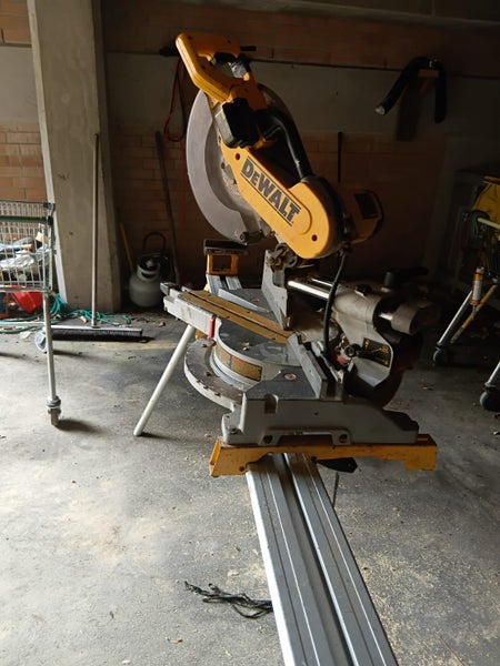 Dewalt dropsaw718xe Carousel 2