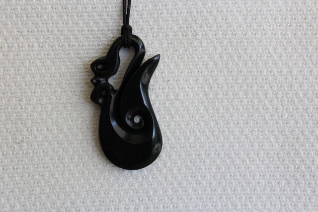 BEAUTIFUL MANAIA PENDANT KAWAKAWA / JADE #54 Carousel 3