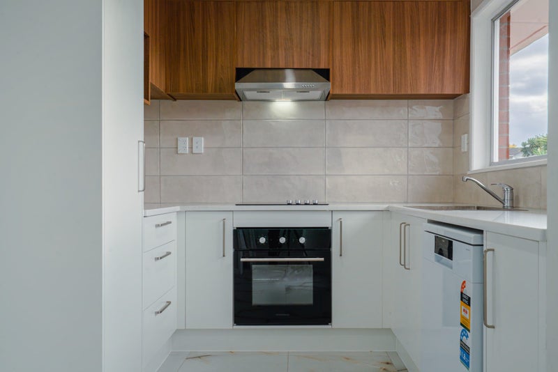 Image 2 of 19