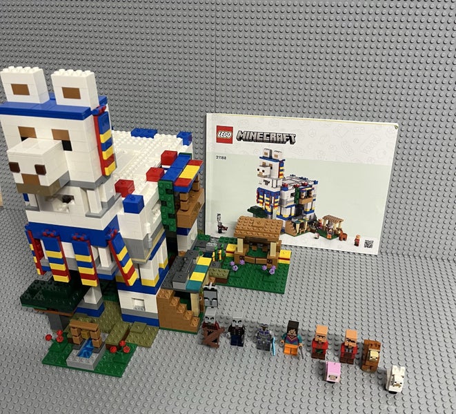 LEGO MINECRAFT - #21188 - The Llama Village Carousel 1