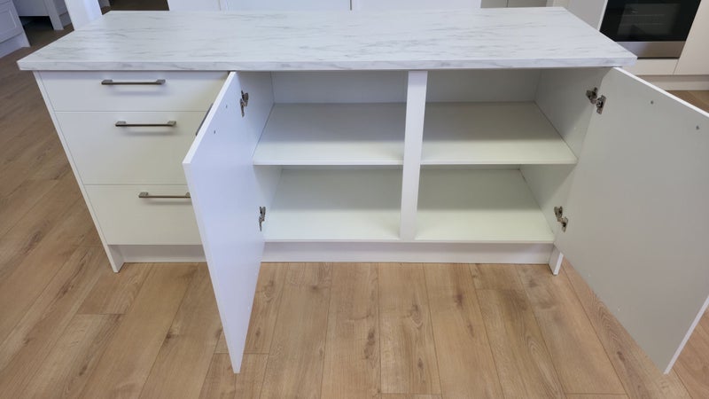 Kitchenette with Soft Close Hinges and Runners Carousel 2