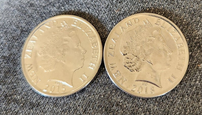 NZ ANZAC/ARMISTICE 50 CENTS COINS 2015 & 2018, UNCIRCULATED!, $1 RES!! Carousel 2