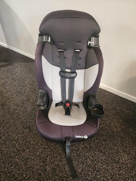 Safety First Grand Booster Seat 2020 Carousel 1