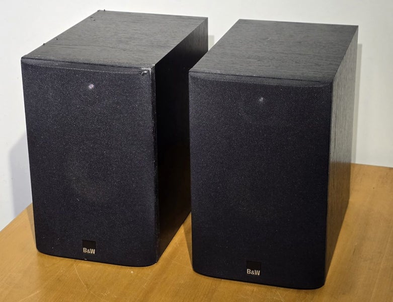 Bowers & Wilkins (B&W) 686 Bookshelf Speakers Carousel 1