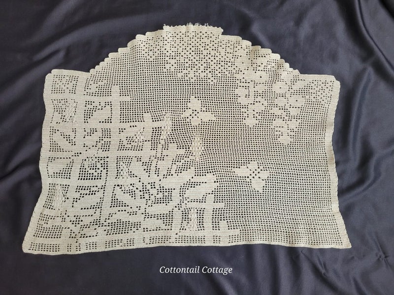 Vintage Hand Crochet Table Mat Antimacassar Ecru 60cm Carousel 1
