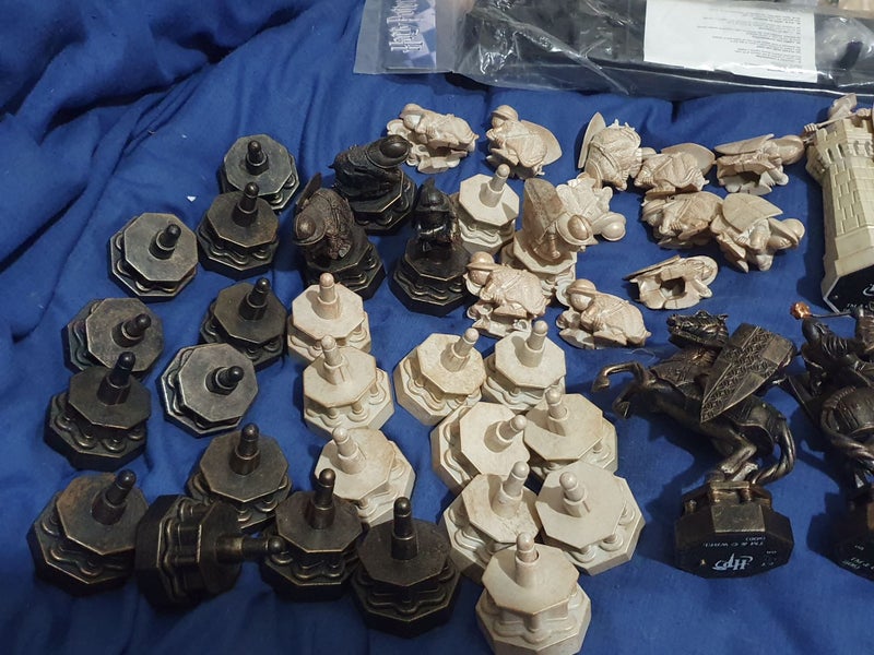 . DeAgostini Harry Potter chess pieces and board Carousel 5