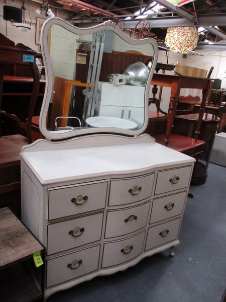 2852 PAINTED SOLID TIMBER BOW FRONT DRESSING TABLE Carousel 1