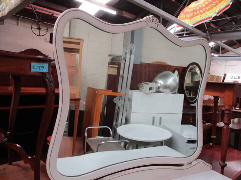 2852 PAINTED SOLID TIMBER BOW FRONT DRESSING TABLE Carousel 2