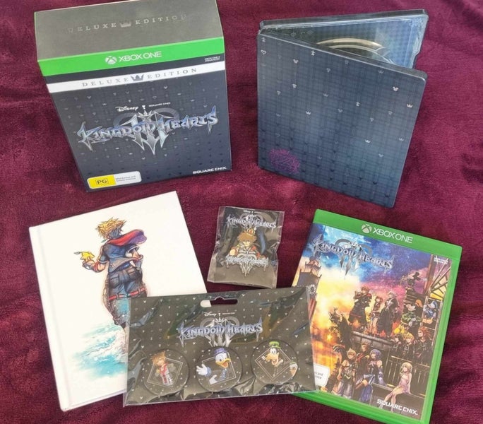 Kingdom Hearts 3: Deluxe Edition (Complete Set plus exclusive Pre-order Badges) Carousel 2