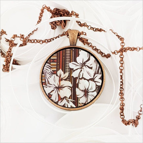 Circle Necklace - Pacific (Printed MOP) Carousel 2