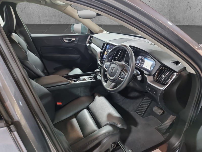 2021 Volvo XC60 T5 AWD MOMENTUM 2.0P62863270432771111
