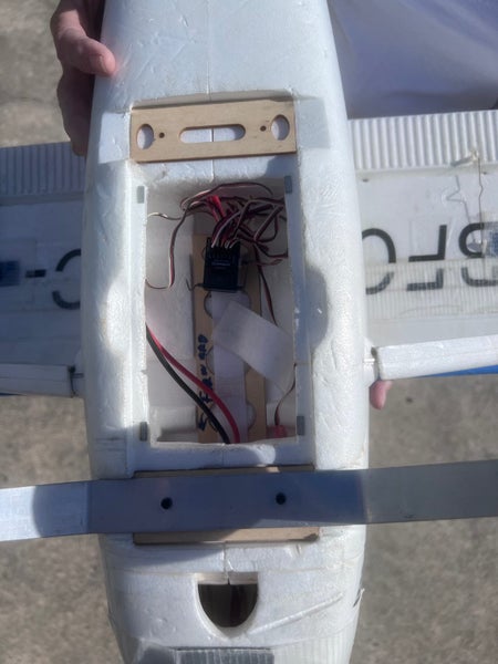 Cessna 172 RC E-DOMODE 1.5m wingspan in good condition Carousel 6