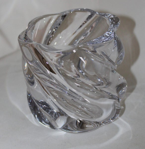 +++ STYLISH SCULPTURAL GLASS VASE +++ Carousel 2