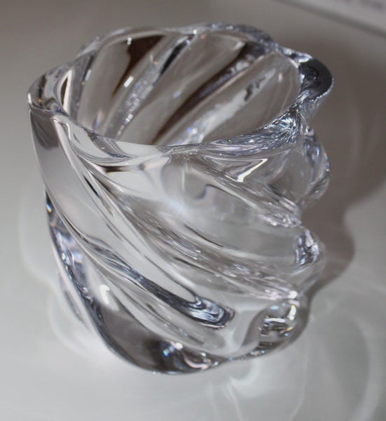 +++ STYLISH SCULPTURAL GLASS VASE +++ Carousel 12