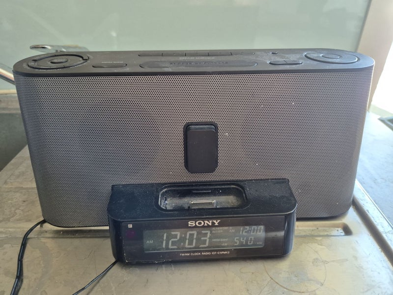 Sony Dream Machine Speaker Alarm Clock Radio Dock ICF-C1iPMK2, Black, Carousel 1