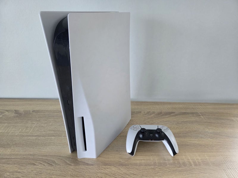 PS5 Disc Console + Controller Carousel 1