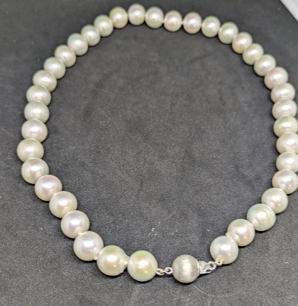 10mm Round White Freshwater Pearl Necklace 42cms Carousel 6