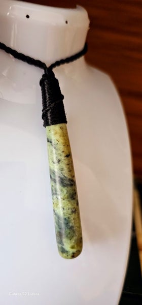 Pounamu Roimata. Carousel 1