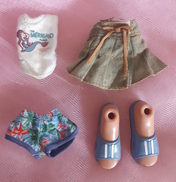Bratz Dolls Clothing Carousel 1