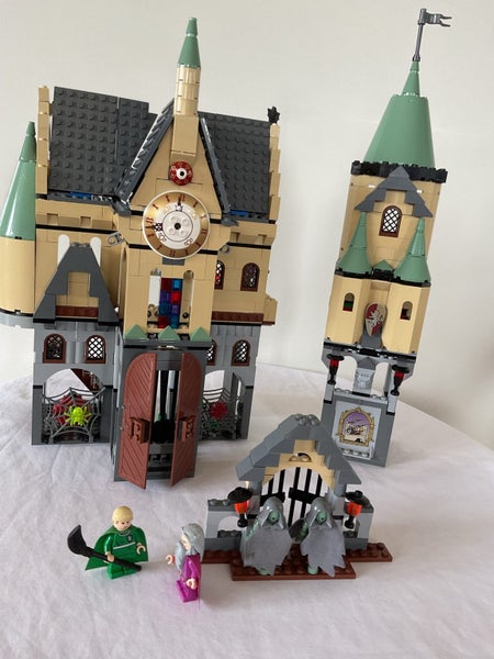Harry Potter Lego set 4757: Hogwarts castle second generation from 2004 Carousel 1