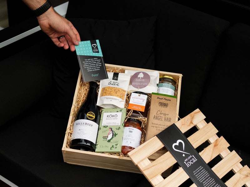 Bountiful Bay Of Plenty Gift Box Carousel 5