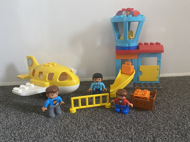 Duplo Airport Carousel 1