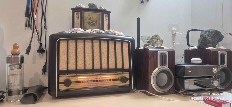 Can use old tube radio normally Carousel 2