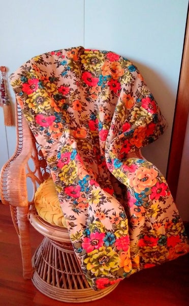 RETRO 1970s BARKCLOTH THROW Carousel 2
